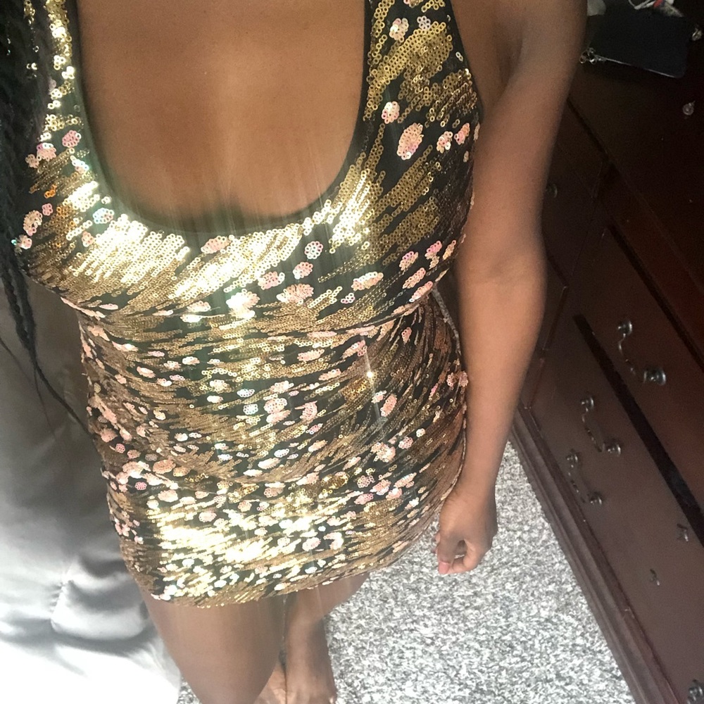 Sexy short dress,looks like am not a XS no more.